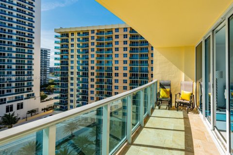 Condominio en alquiler en Hollywood, Florida, 44.78 m2 № 1992979 - foto 17
