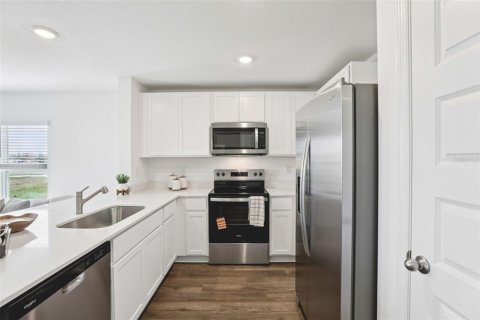 Townhouse in Haines City, Florida 3 bedrooms, 135.92 sq.m. № 2113612 - photo 9