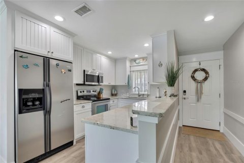 Copropriété à vendre à Crystal River, Floride: 2 chambres, 100.8 m2 № 2406569 - photo 10