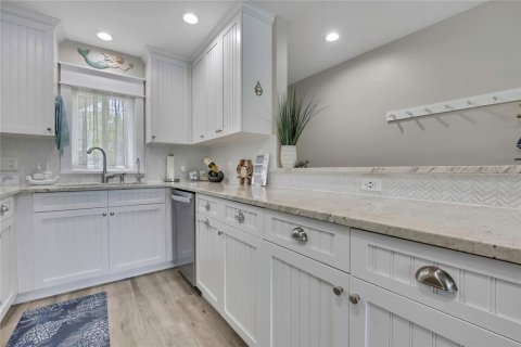 Copropriété à vendre à Crystal River, Floride: 2 chambres, 100.8 m2 № 2406569 - photo 13
