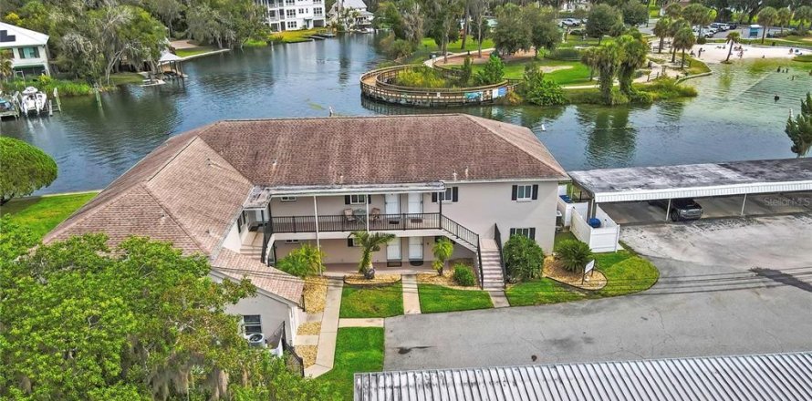 Condo à Crystal River, Floride, 2 chambres  № 2406569