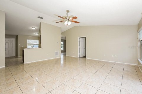 House in Kissimmee, Florida 3 bedrooms, 131.36 sq.m. № 2277815 - photo 5