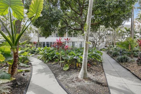 Condo in Fort Lauderdale, Florida, 2 bedrooms  № 2090056 - photo 17