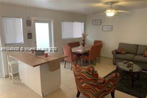 Condominio en venta en Miami Beach, Florida, 1 dormitorio, 63.82 m2 № 1936507 - foto 7