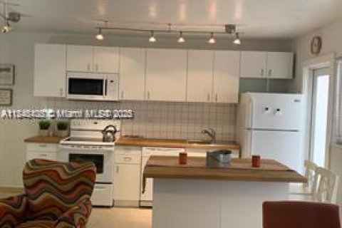 Condominio en venta en Miami Beach, Florida, 1 dormitorio, 63.82 m2 № 1936507 - foto 5