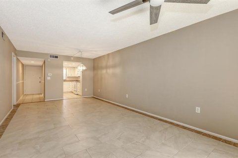 Condo in Sarasota, Florida, 1 bedroom  № 1847466 - photo 20