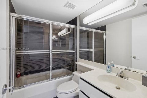 Condominio en alquiler en Miami Beach, Florida, 2 dormitorios, 109.62 m2 № 1958632 - foto 14