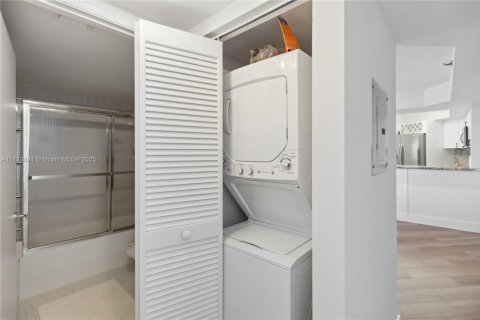 Condominio en alquiler en Miami Beach, Florida, 2 dormitorios, 109.62 m2 № 1958632 - foto 15