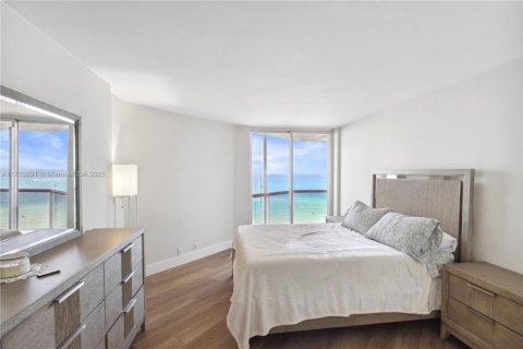 Condominio en alquiler en Miami Beach, Florida, 2 dormitorios, 109.62 m2 № 1958632 - foto 12