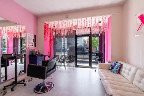 Commercial property in Miami, Florida № 1861430 - photo 9