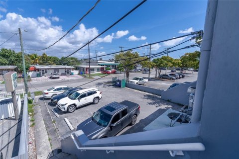 Commercial property in Miami, Florida № 1861430 - photo 20