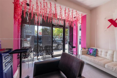 Commercial property in Miami, Florida № 1861430 - photo 7