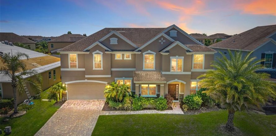 House in Winter Garden, Florida 5 bedrooms, 395.58 sq.m. № 1870366