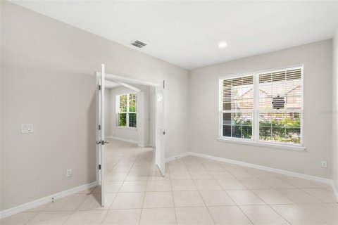 House in Winter Garden, Florida 5 bedrooms, 395.58 sq.m. № 1870366 - photo 17