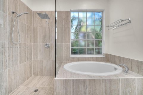 House in Lake Worth, Florida 5 bedrooms, 260.96 sq.m. № 1804421 - photo 22