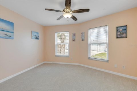 House in New Smyrna Beach, Florida 4 bedrooms, 245.08 sq.m. № 2151513 - photo 23