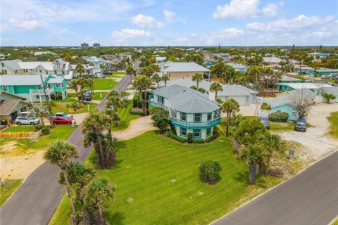 House in New Smyrna Beach, Florida 4 bedrooms, 245.08 sq.m. № 2151513 - photo 3