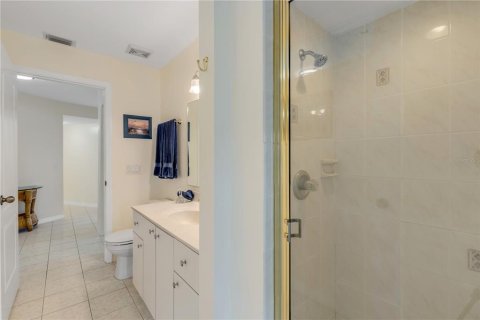 House in New Smyrna Beach, Florida 4 bedrooms, 245.08 sq.m. № 2151513 - photo 19