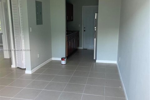 Appartement à louer à Miami, Floride: 1 chambre, 194.26 m2 № 1949127 - photo 12