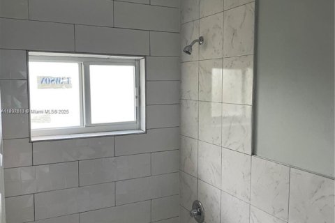 Appartement à louer à Miami, Floride: 1 chambre, 194.26 m2 № 1949127 - photo 11