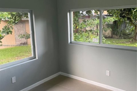 Appartement à louer à Miami, Floride: 1 chambre, 194.26 m2 № 1949127 - photo 9