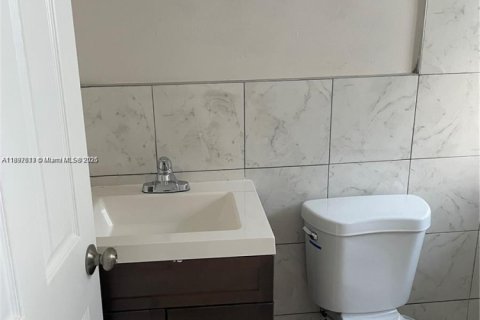 Appartement à louer à Miami, Floride: 1 chambre, 194.26 m2 № 1949127 - photo 5