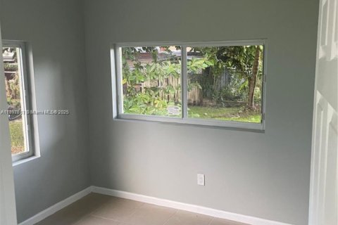 Appartement à louer à Miami, Floride: 1 chambre, 194.26 m2 № 1949127 - photo 10