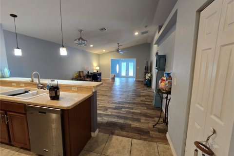 Casa en venta en Oxford, Florida, 3 dormitorios, 138.89 m2 № 1914200 - foto 2