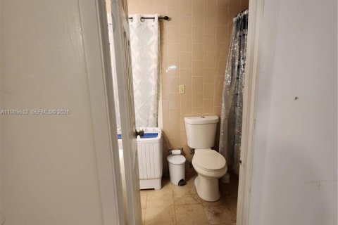 Снять в аренду коммерческую недвижимость в Майами, Флорида 1 спальня, 60.39м2, № 2047732 - фото 17