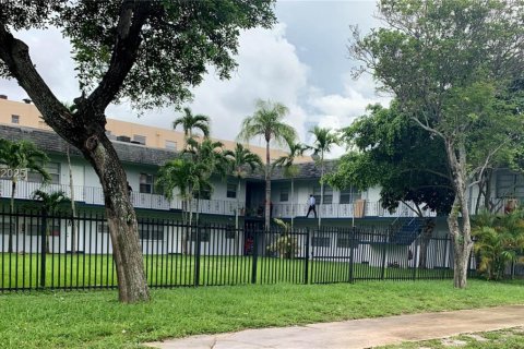 Condo in Hollywood, Florida, 1 bedroom  № 1990348