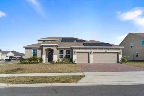 House in Mount Dora, Florida 5 bedrooms, 309.74 sq.m. № 1556419 - photo 1