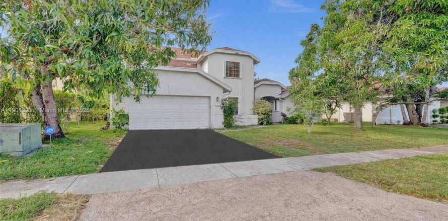 Villa ou maison à Lauderhill, Floride 4 chambres, 227.15 m2 № 1956005