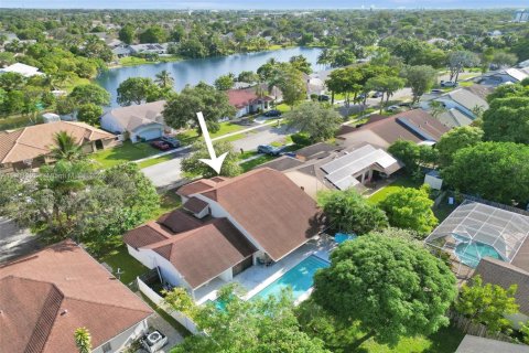 Villa ou maison à vendre à Lauderhill, Floride: 4 chambres, 227.15 m2 № 1956005 - photo 15