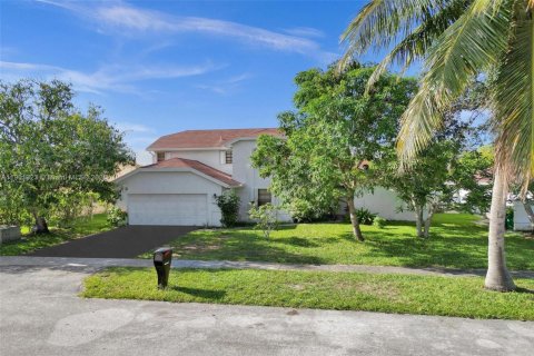 Villa ou maison à vendre à Lauderhill, Floride: 4 chambres, 227.15 m2 № 1956005 - photo 8