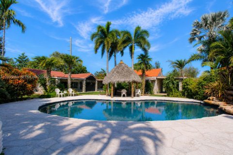 Villa ou maison à vendre à Miami, Floride: 2 chambres, 199.37 m2 № 2085470 - photo 22