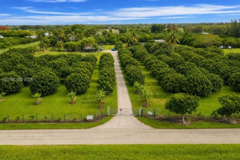Villa ou maison à vendre à Miami, Floride: 2 chambres, 199.37 m2 № 2085470 - photo 8