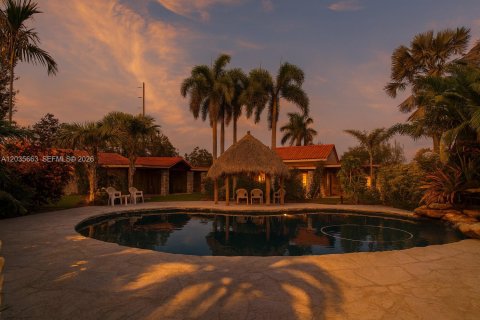 Villa ou maison à vendre à Miami, Floride: 2 chambres, 199.37 m2 № 2085470 - photo 24