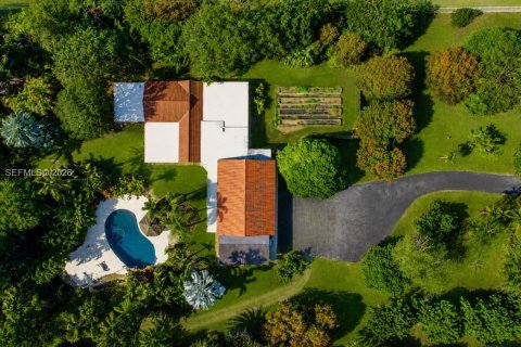 Villa ou maison à vendre à Miami, Floride: 2 chambres, 199.37 m2 № 2085470 - photo 13
