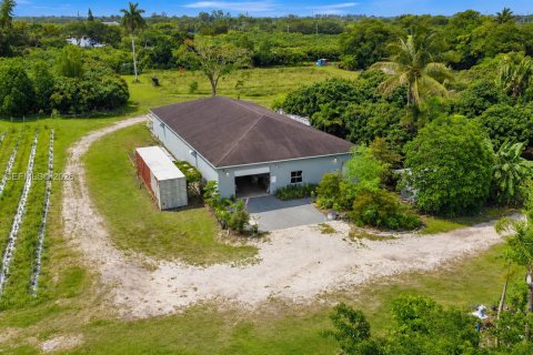 Villa ou maison à vendre à Miami, Floride: 2 chambres, 199.37 m2 № 2085470 - photo 15