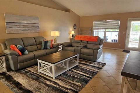 House in Cape Coral, Florida 4 bedrooms, 201.32 sq.m. № 1903196 - photo 29