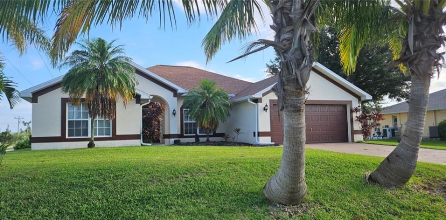 Casa en Cape Coral, Florida 4 dormitorios, 201.32 m2 № 1903196