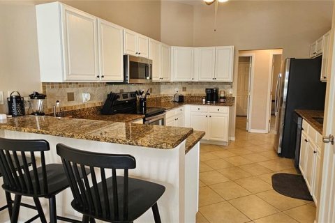 House in Cape Coral, Florida 4 bedrooms, 201.32 sq.m. № 1903196 - photo 28