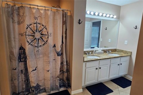 House in Cape Coral, Florida 4 bedrooms, 201.32 sq.m. № 1903196 - photo 21