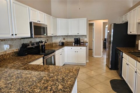 House in Cape Coral, Florida 4 bedrooms, 201.32 sq.m. № 1903196 - photo 27
