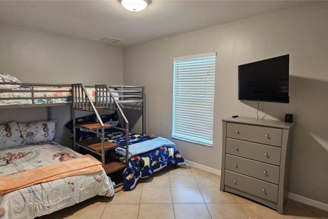 House in Cape Coral, Florida 4 bedrooms, 201.32 sq.m. № 1903196 - photo 11