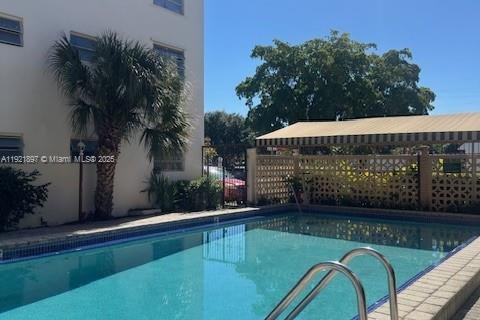 Купить кондоминиум в Норт-Майами, Флорида 2 спальни, 81.2м2, № 2018653 - фото 4