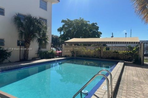 Купить кондоминиум в Норт-Майами, Флорида 2 спальни, 81.2м2, № 2018653 - фото 5