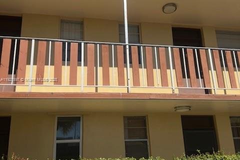 Купить кондоминиум в Норт-Майами, Флорида 2 спальни, 81.2м2, № 2018653 - фото 7