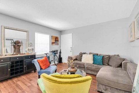 Condo in South Pasadena, Florida, 1 bedroom  № 1759793 - photo 3