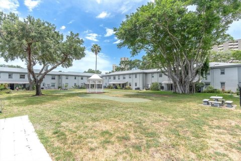 Condo in South Pasadena, Florida, 1 bedroom  № 1759793 - photo 17